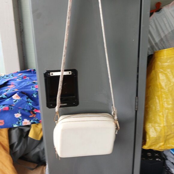 SN & Fashion Winnie the Pooh Crossbody Small Messenger Bag - Picture 5 of 7